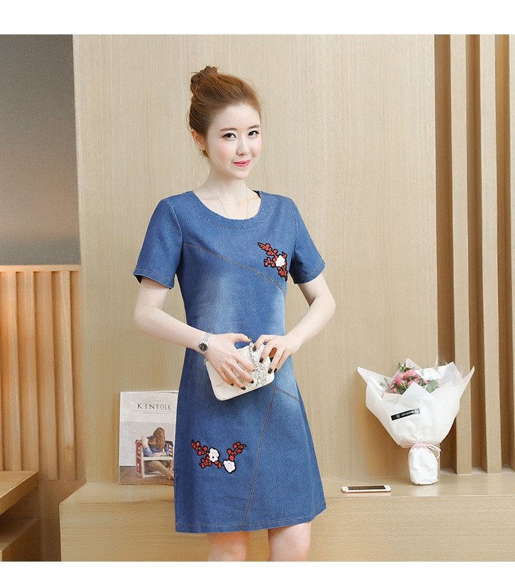ĐÀM JEAN SUÔNG CỔ TRÒN THÊU HOA
